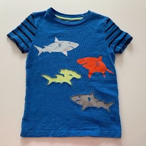 Mini Boden 5-6 Blue Shark Reverse Applique Tee